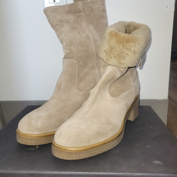 Theory suede shearling lined, mid calf, gum sole block heeled boots EU 40 - Picture 1 of 7